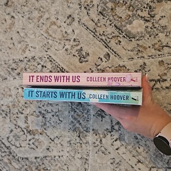 Colleen Hoover Books Set - Picture 2 of 3